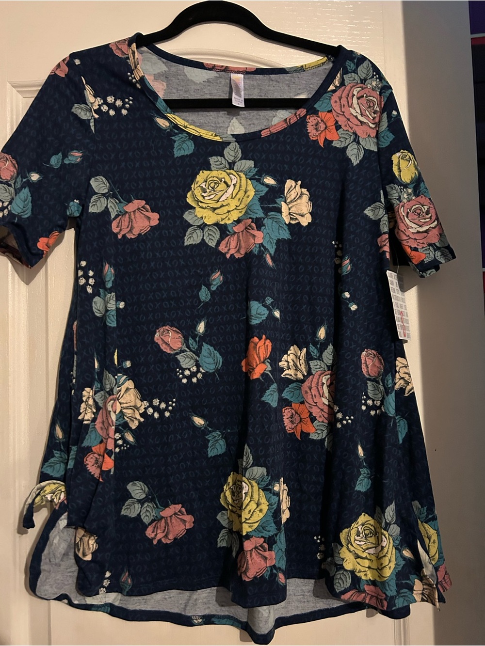 LuLaRoe Perfect Tee Navy Floral 🌹Short Sleeve Tunic